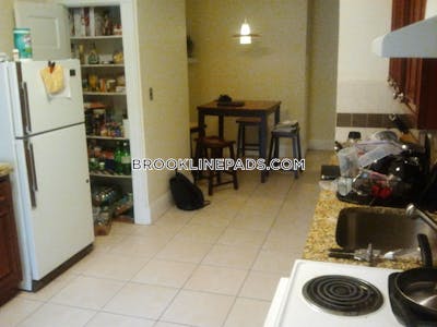Brookline 2 Beds 1 Bath  Boston University - $4,400 No Fee