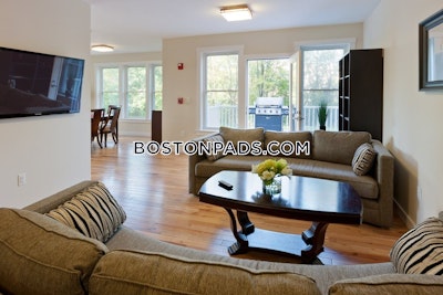Cambridge 3 Beds 2 Baths  Mt. Auburn/brattle/ Fresh Pond - $5,500 No Fee